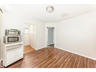 7723 81 AV NW photo 32