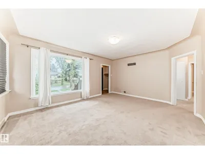 7723 81 AV NW photo 9