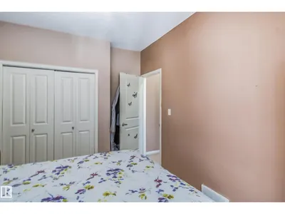#49 8403 164 AV NW photo 33