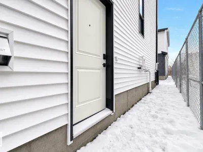7927 112S AV NW photo 5