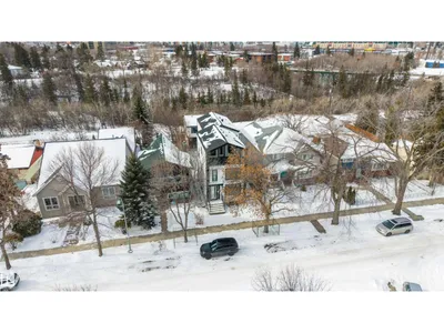 7927 112S AV NW photo 6