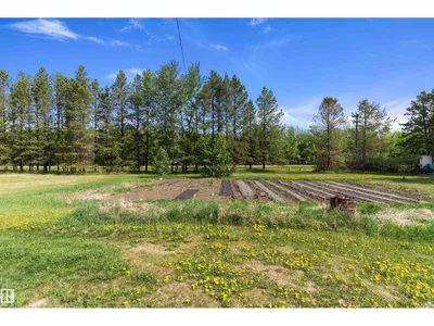20415 Quadrant ave SW photo 16