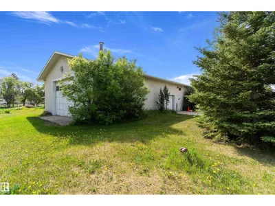 20415 Quadrant ave SW photo 7