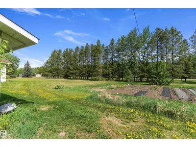 20415 Quadrant ave SW photo 17