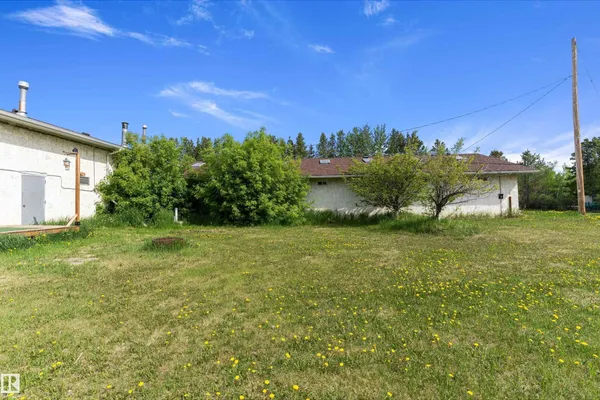20415 Quadrant ave SW photo 2