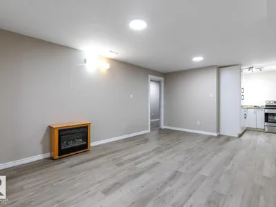 6303 89 AV NW photo 26