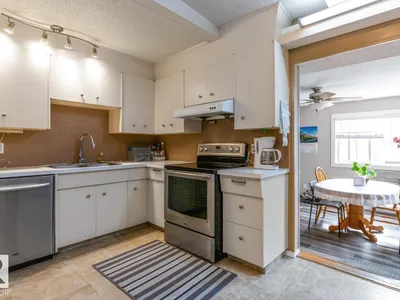 6303 89 AV NW photo 10