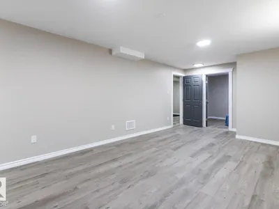 6303 89 AV NW photo 27