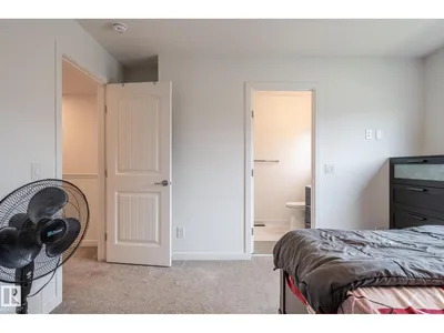 12112 35 AV SW photo 42