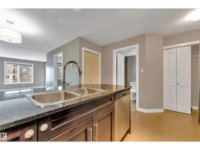 #209 11812 22 AV SW SW photo 14