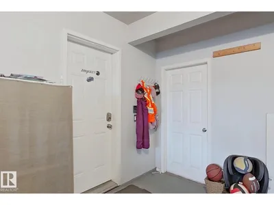 #41 5102 30 AV photo 31