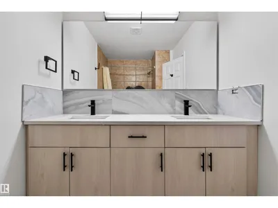 7304/7306 78 AV NW photo 13