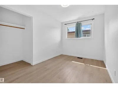 7304/7306 78 AV NW photo 14