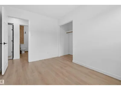 7304/7306 78 AV NW photo 15