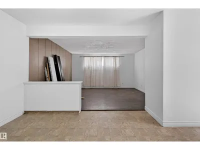 7304/7306 78 AV NW photo 24