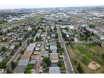 7304/7306 78 AV NW photo 54