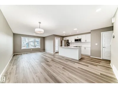 20415 16 AV NW photo 21