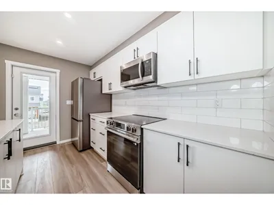 20415 16 AV NW photo 17