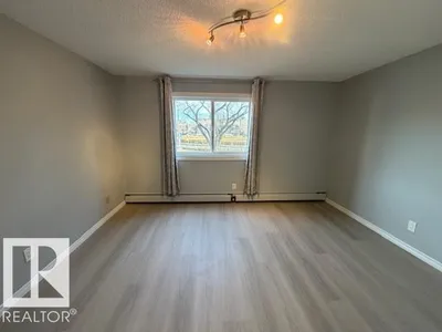 #202 10740 105 ST NW photo 13
