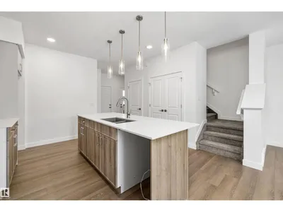 18953 24 AV NW photo 7