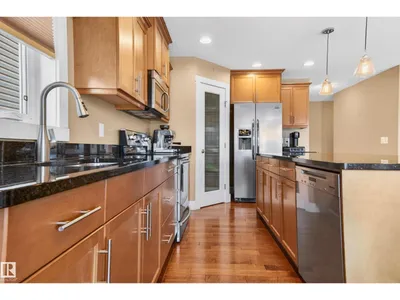 37 CRANSTON PL photo 14