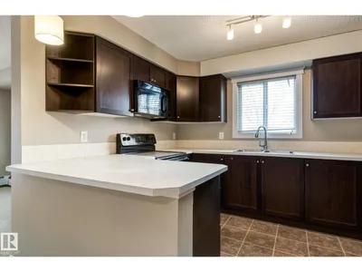 #204 3715 WHITELAW LN NW photo 7
