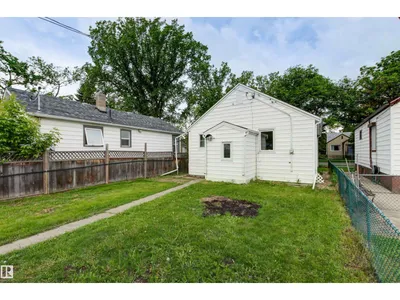 11605 91 ST NW photo 39