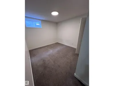 11911 133 AV NW photo 28