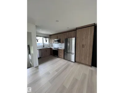 11911 133 AV NW photo 4