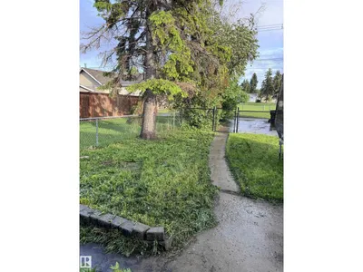 11911 133 AV NW photo 33