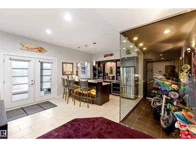 9003 16 AV SW photo 40