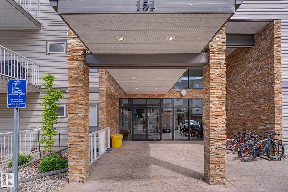 #414 151 Edwards DR SW SW exterior