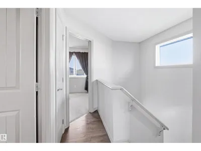 1144 35 AV NW photo 20