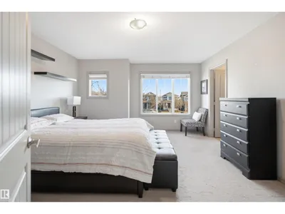 1144 35 AV NW photo 29
