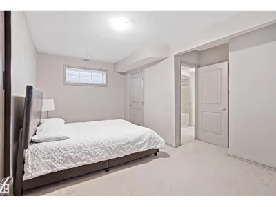 1144 35 AV NW photo 43