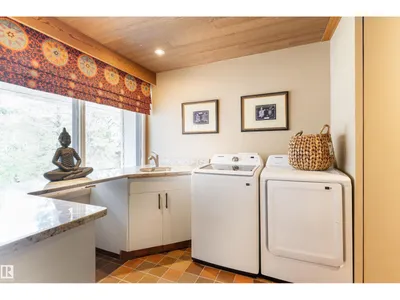 20211 9 AV SW photo 19
