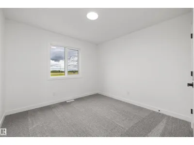 8608 183 AV NW photo 29