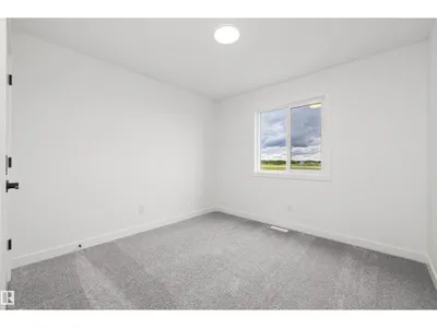 8608 183 AV NW photo 27
