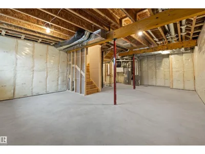 8608 183 AV NW photo 40