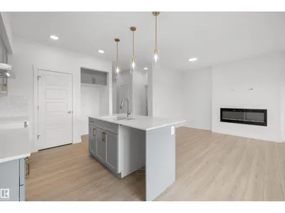 8536 183 AV NW photo 11