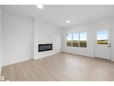 8536 183 AV NW photo 19