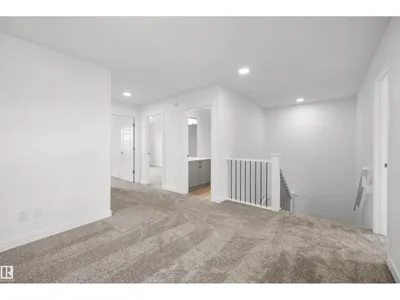 8536 183 AV NW photo 22