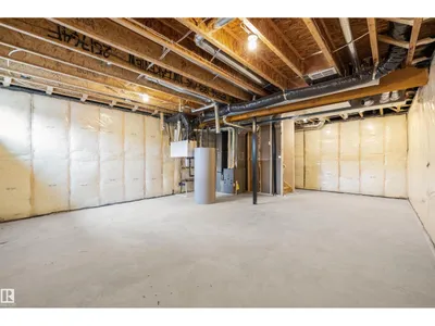 8536 183 AV NW photo 41