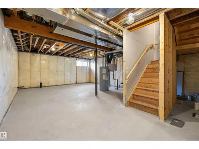 8536 183 AV NW photo 40