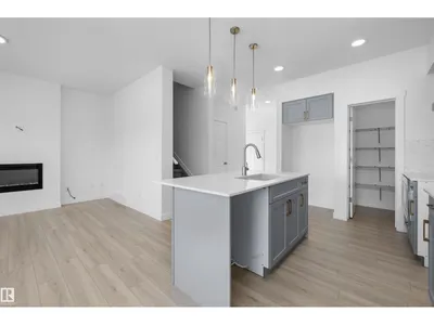 18931 24 AV NW photo 7