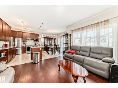 8730 180A AV NW photo 7