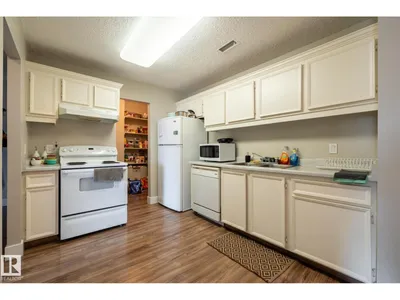 #8 2703 79 ST NW photo 9