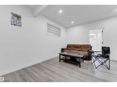 2820 1 AV SW photo 41