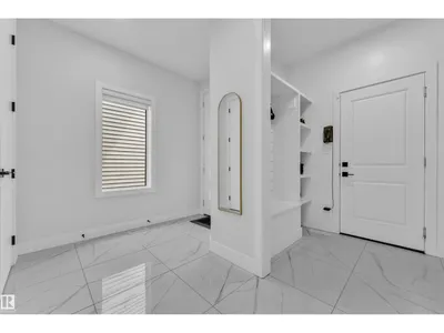 2820 1 AV SW photo 6