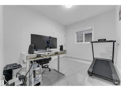 2820 1 AV SW photo 8